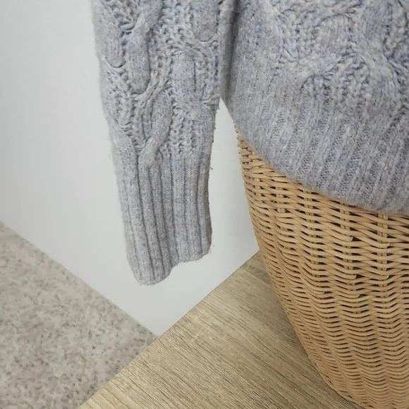 White house black market sweater - Picture 7 of 9